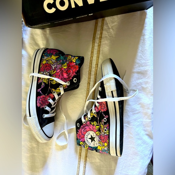 Converse Shoes - New Womens floral converse